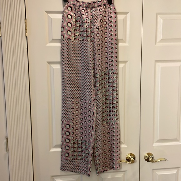 Zara Pants - LAST CHANCE SALE!! ZARA flowy print trouser pant. Size small